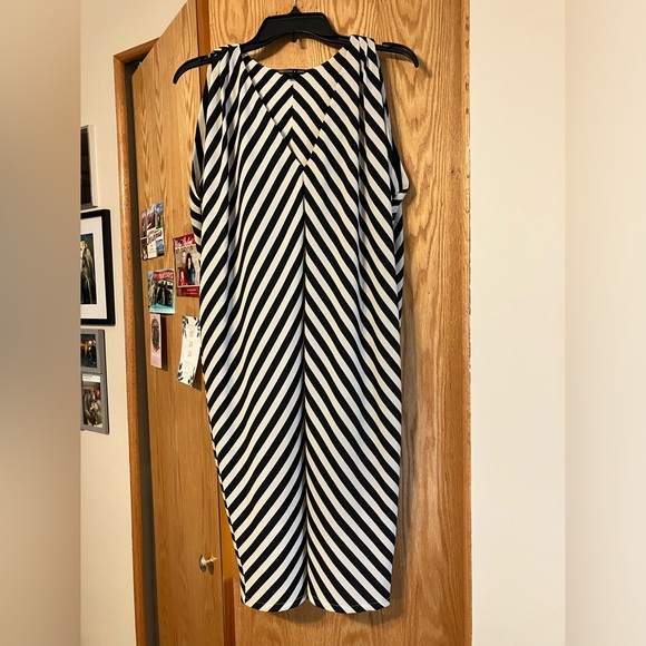 $120 Felicity & Coco zig zag stripe black & cream lightweight sheath dress. S M - Picture 1 of 12